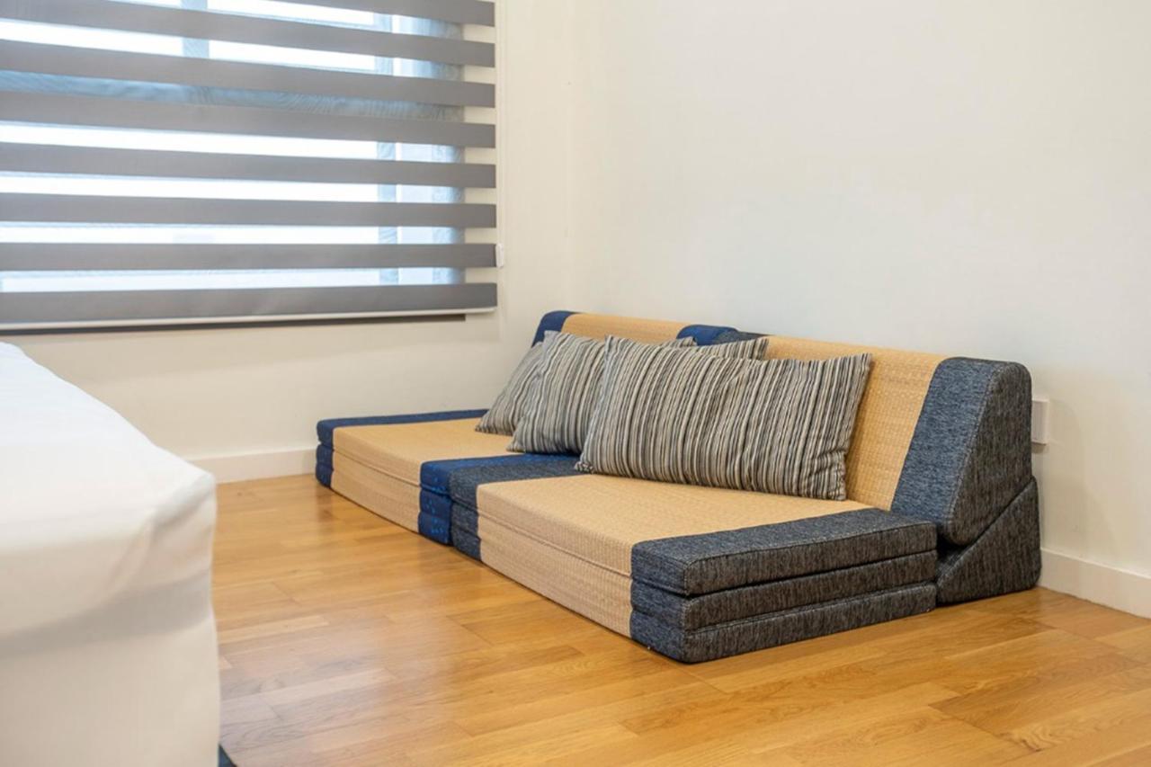Iskandar Residences 3 Bedroom Нусаяя Екстер'єр фото