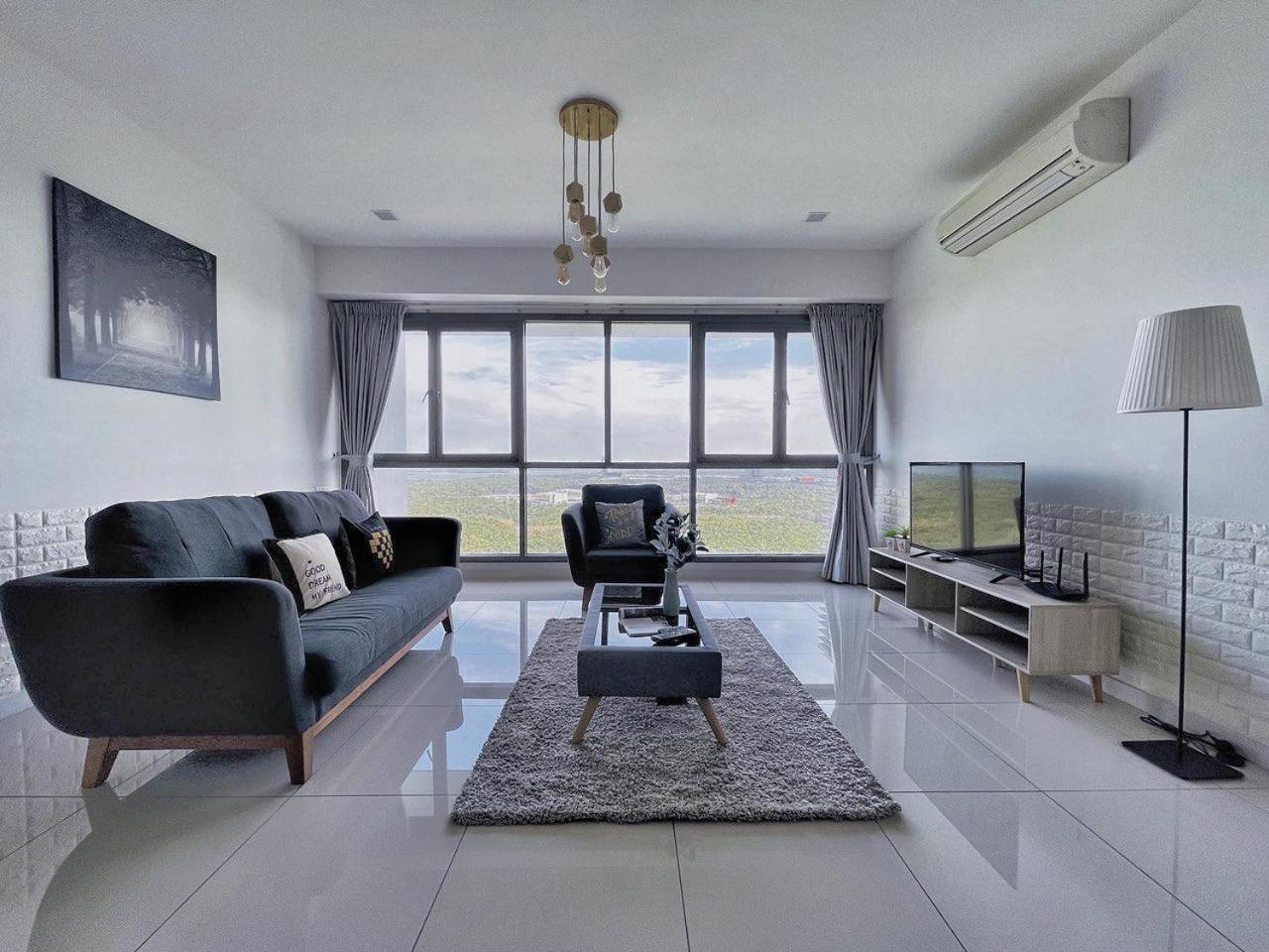 Iskandar Residences 3 Bedroom Нусаяя Екстер'єр фото