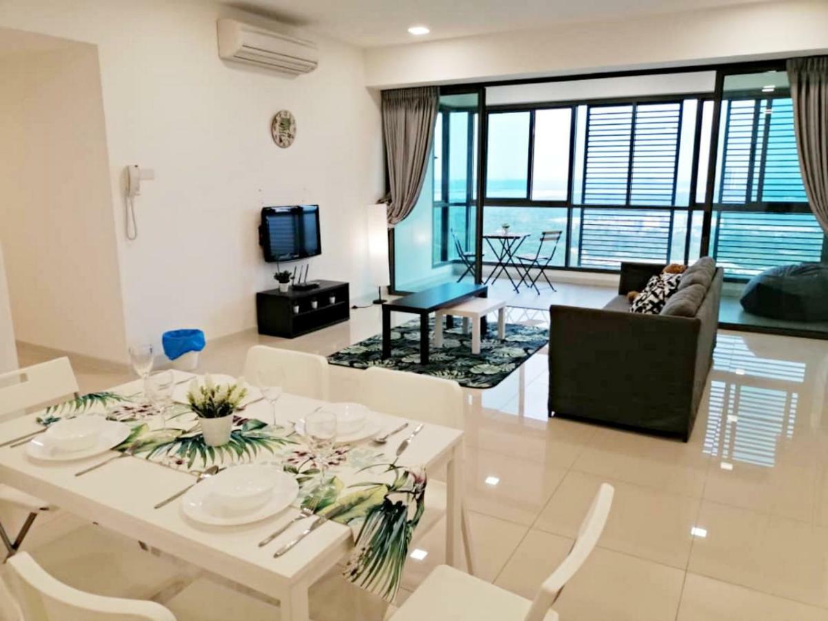 Iskandar Residences 3 Bedroom Нусаяя Екстер'єр фото